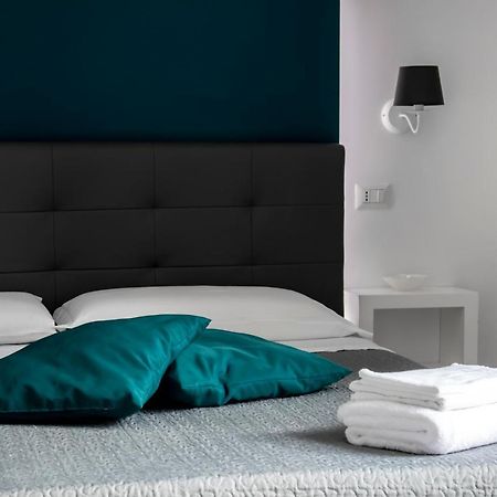 Aurora Luxury Rooms Napoli Bagian luar foto