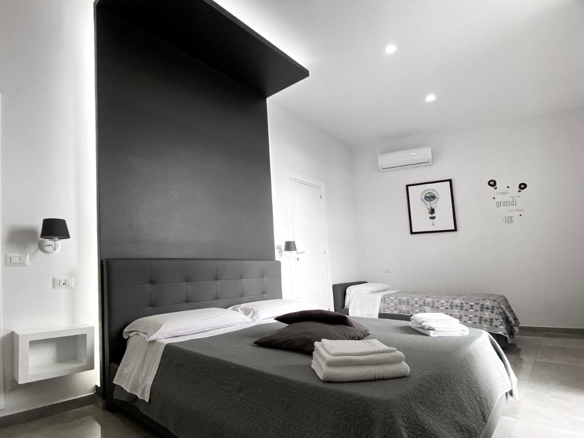 Aurora Luxury Rooms Napoli Bagian luar foto