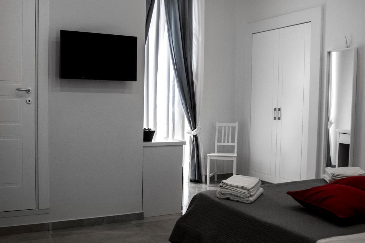 Aurora Luxury Rooms Napoli Bagian luar foto