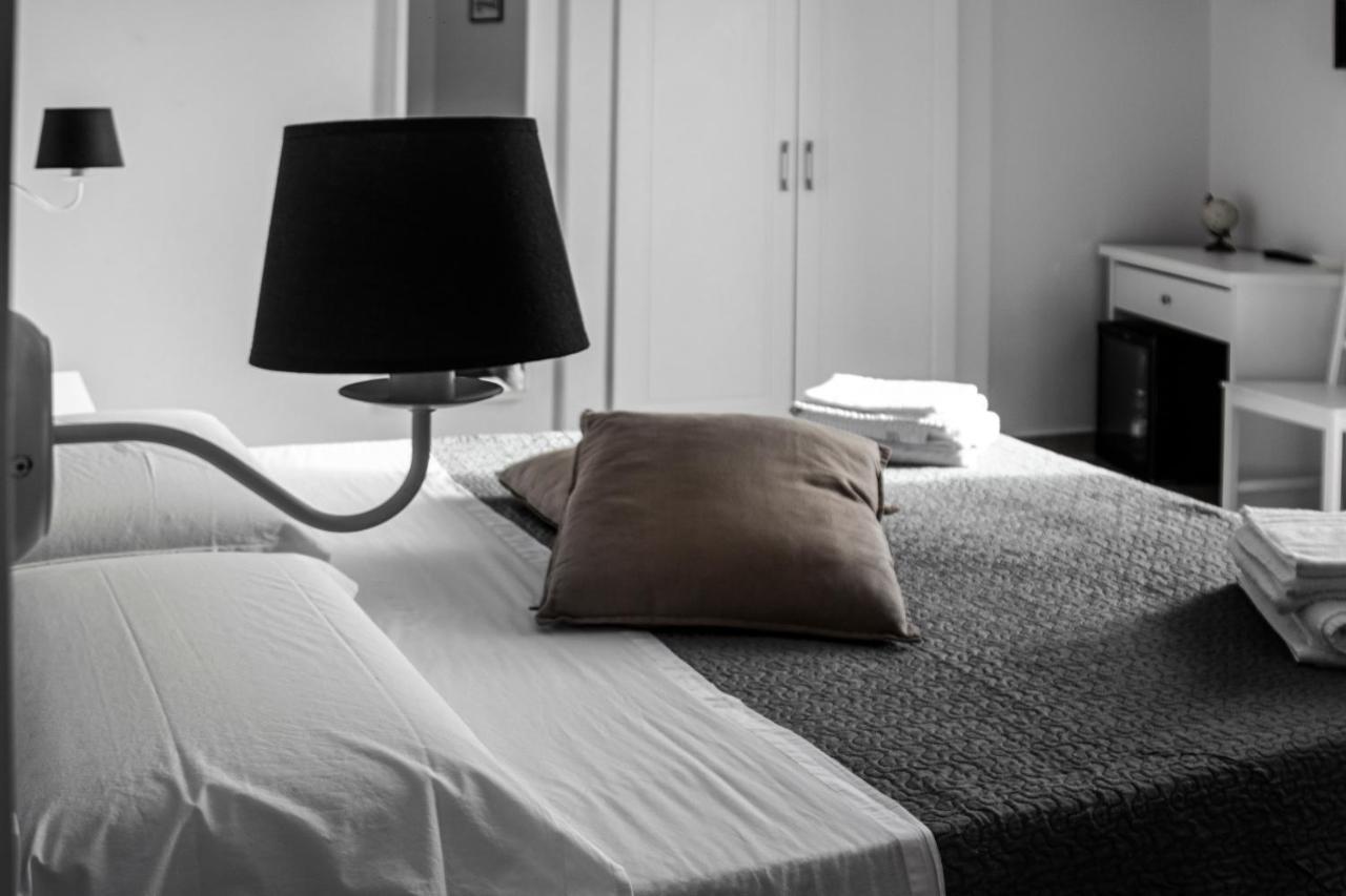 Aurora Luxury Rooms Napoli Bagian luar foto