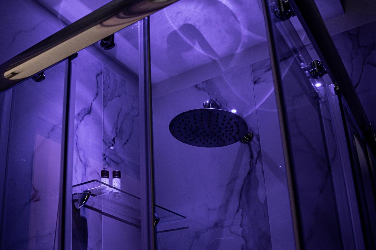 Aurora Luxury Rooms Napoli Bagian luar foto
