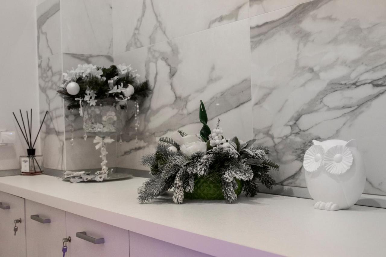 Aurora Luxury Rooms Napoli Bagian luar foto