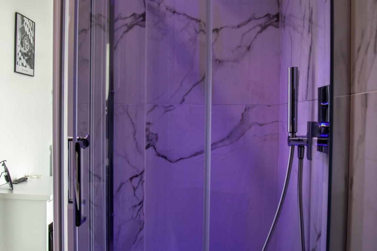 Aurora Luxury Rooms Napoli Bagian luar foto