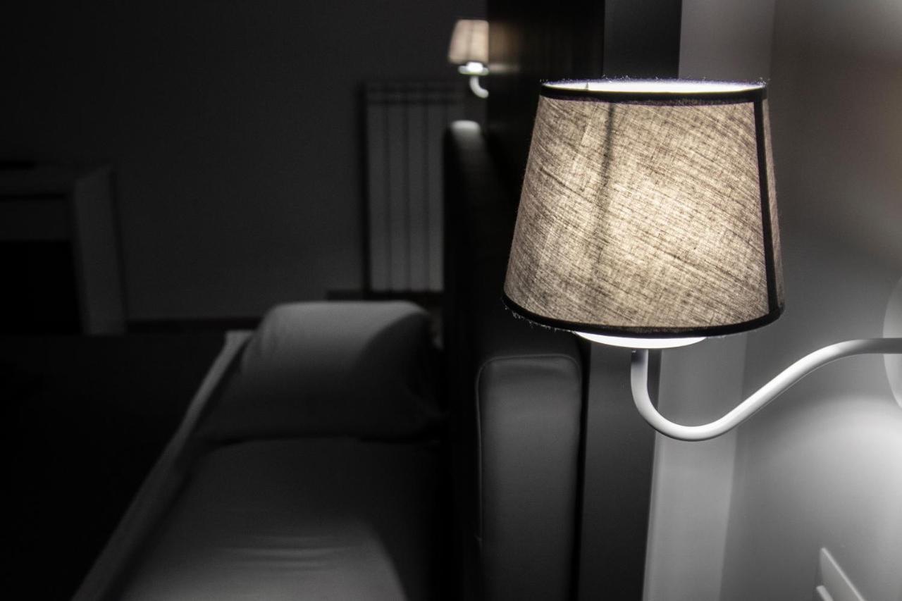 Aurora Luxury Rooms Napoli Bagian luar foto