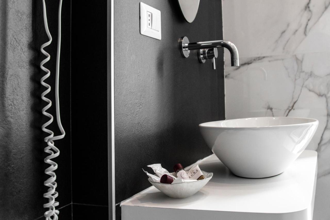 Aurora Luxury Rooms Napoli Bagian luar foto