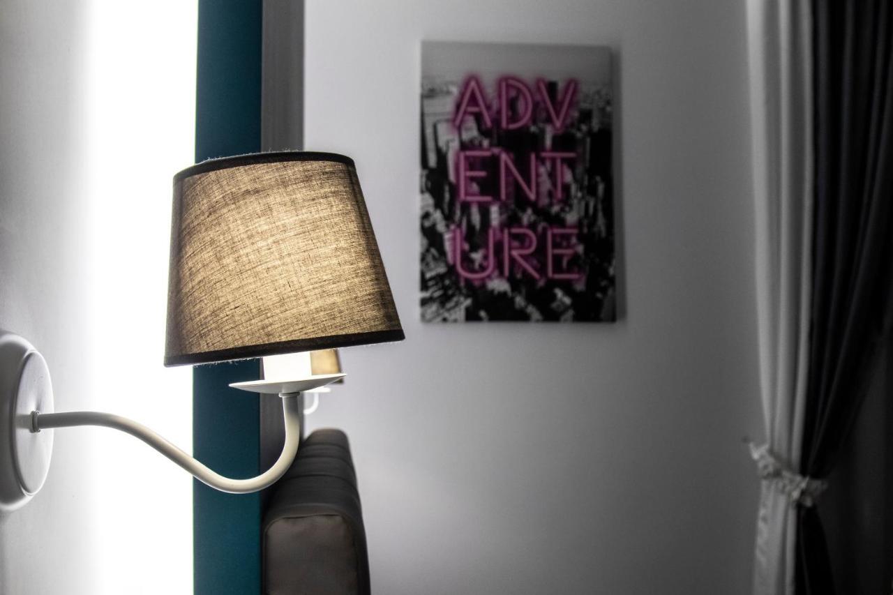 Aurora Luxury Rooms Napoli Bagian luar foto