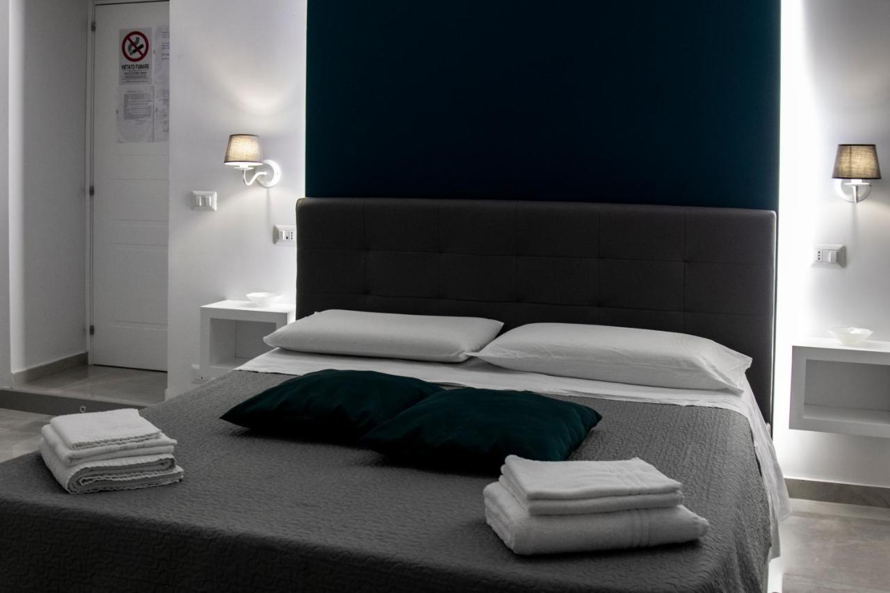 Aurora Luxury Rooms Napoli Bagian luar foto