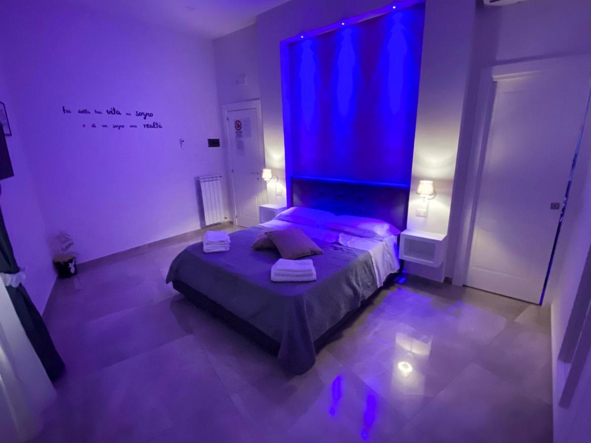 Aurora Luxury Rooms Napoli Bagian luar foto